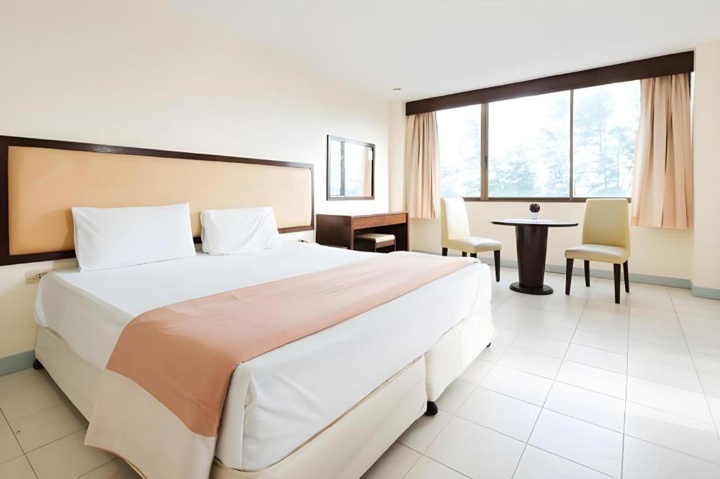Nice Beach Hotel Rayong Exterior photo