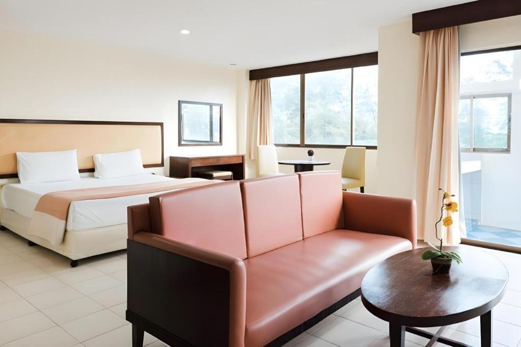 Nice Beach Hotel Rayong Exterior photo