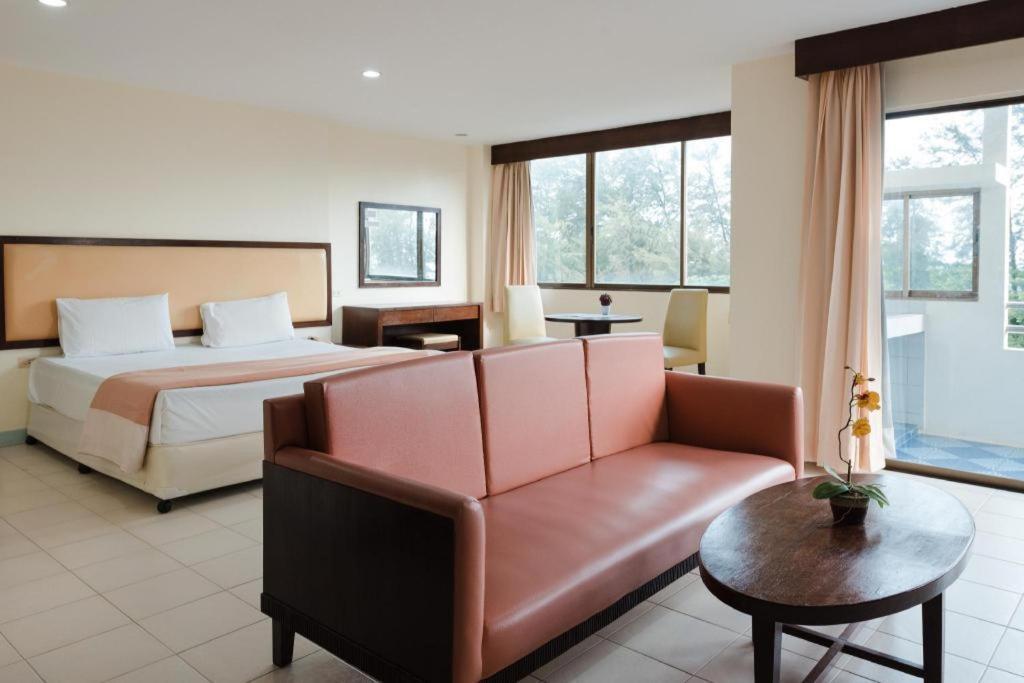 Nice Beach Hotel Rayong Exterior photo