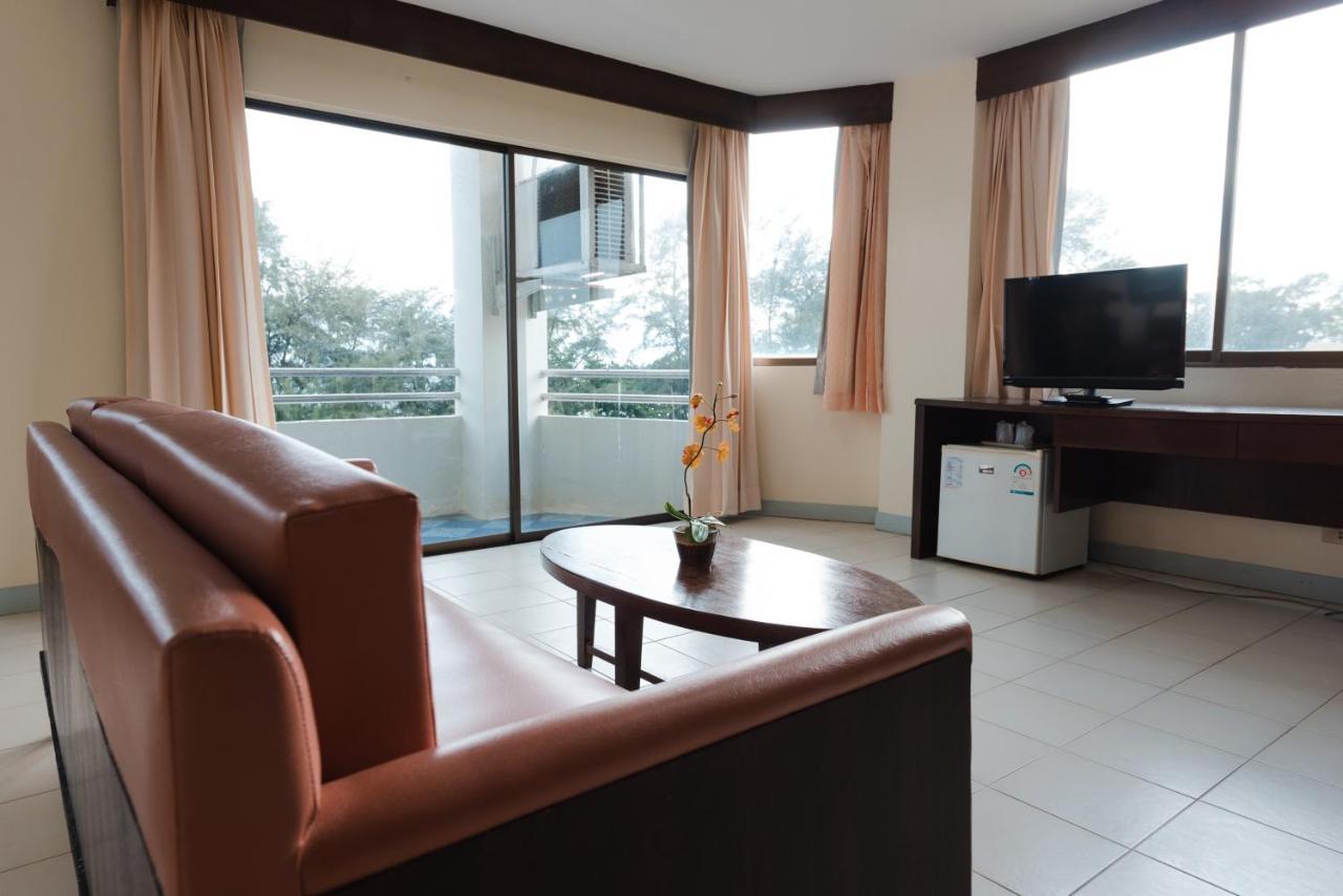 Nice Beach Hotel Rayong Exterior photo